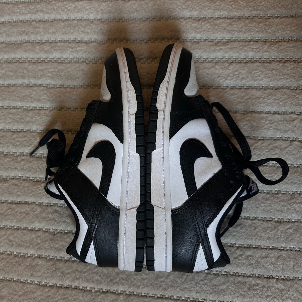 Nike dunks - Picture 2 of 3